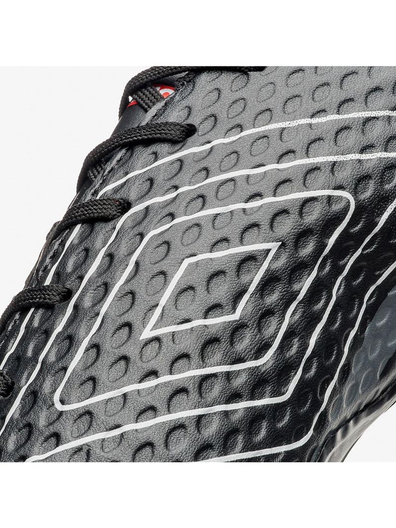 Chuteira campo umbro warskin