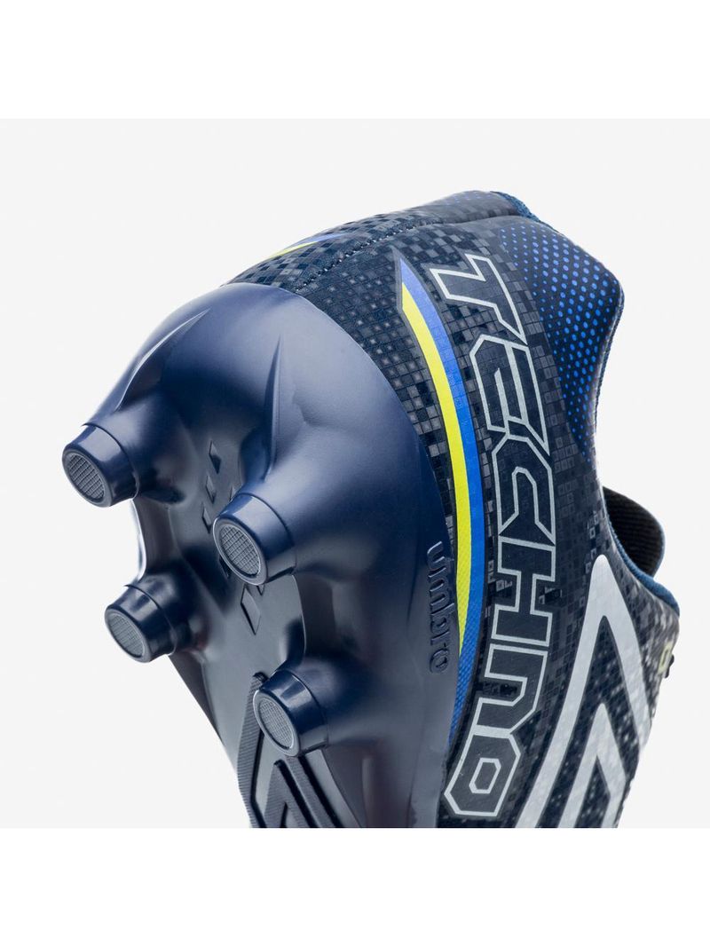 Chuteira campo umbro techno ii