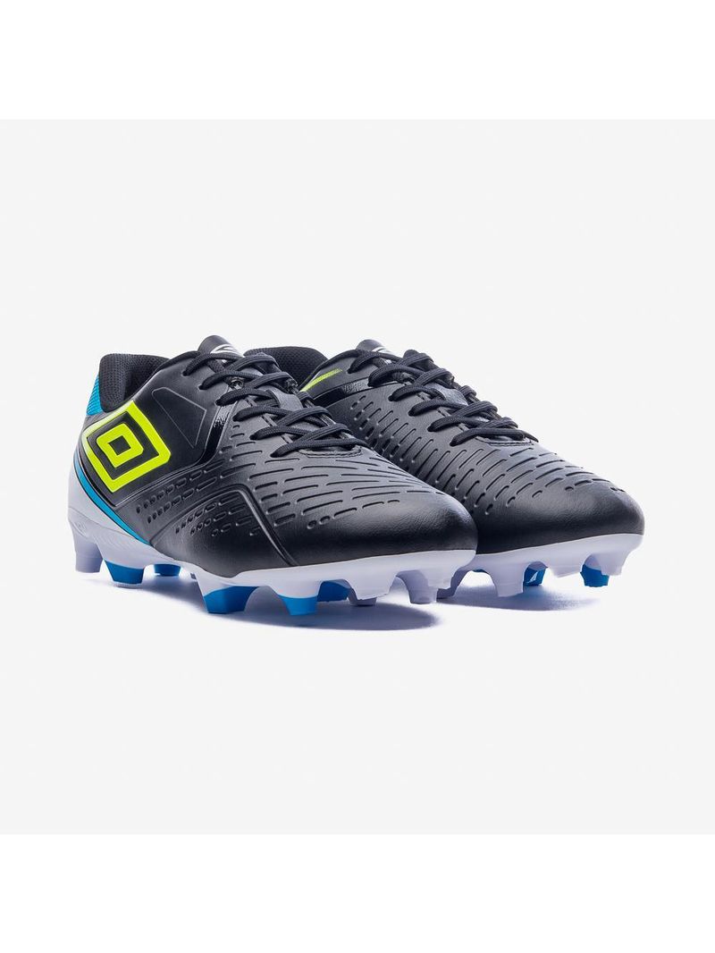 Chuteira campo umbro score