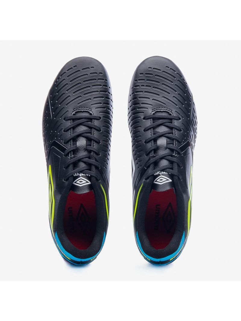 Chuteira campo umbro score