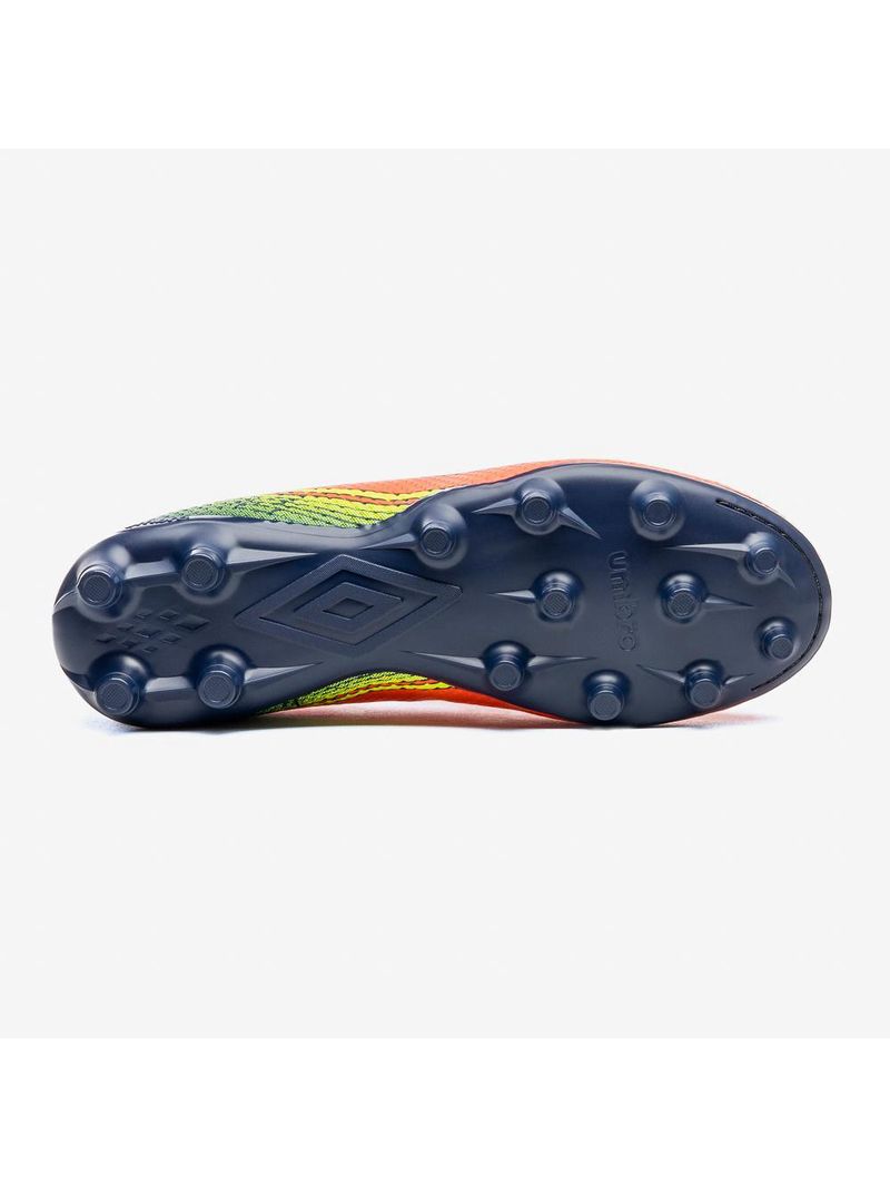 Chuteira campo umbro force