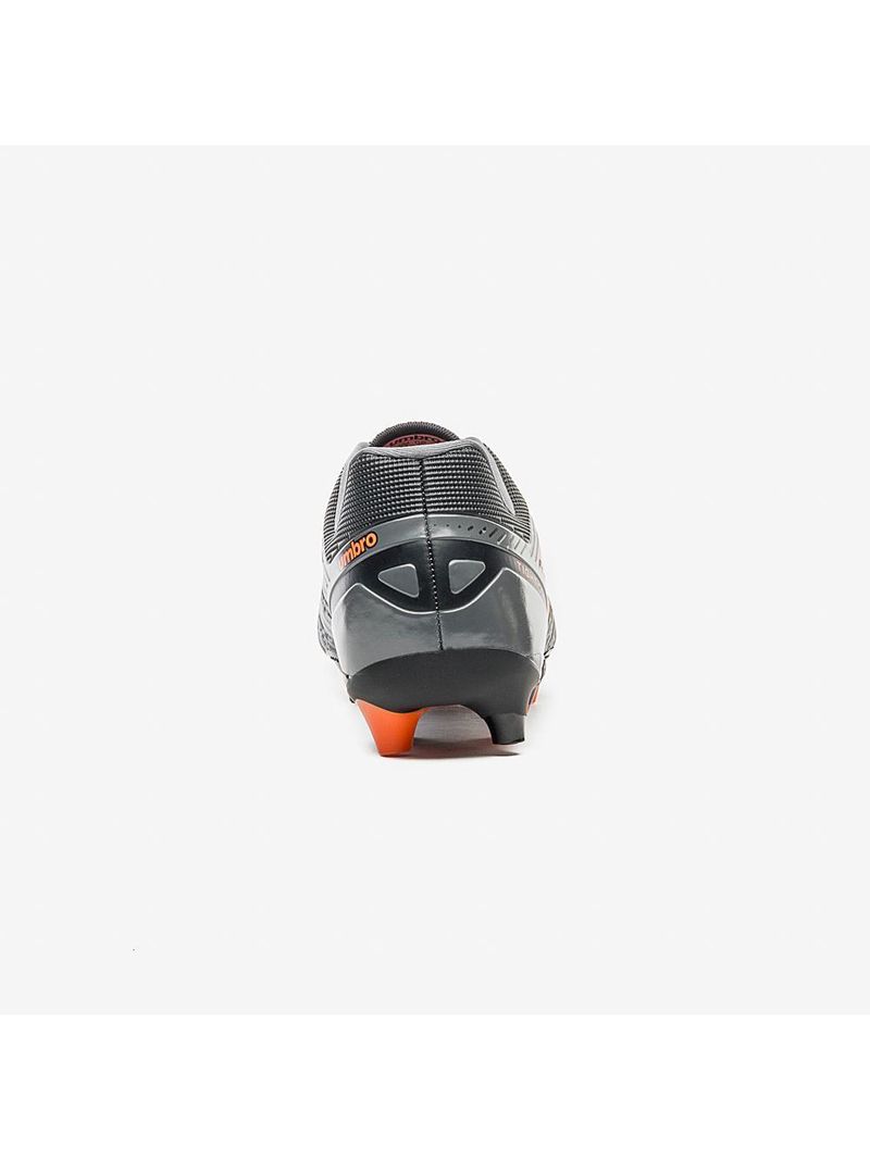 Chuteira campo umbro gravity