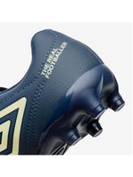Chuteira campo umbro class footballer