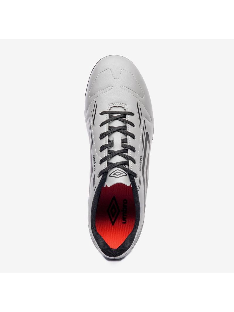 Chuteira campo umbro brave
