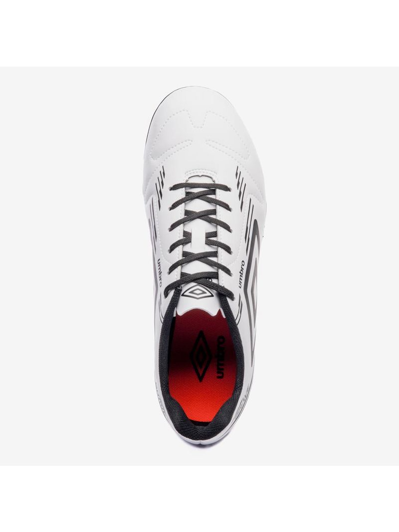 Chuteira campo umbro brave