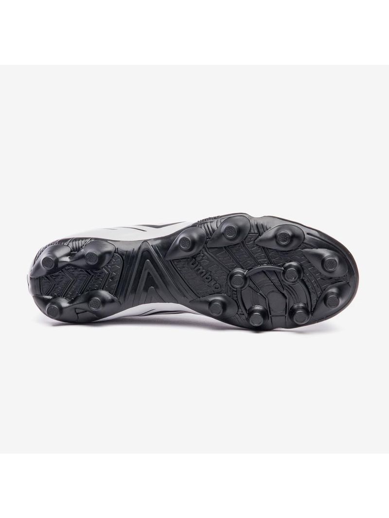 Chuteira campo umbro brave