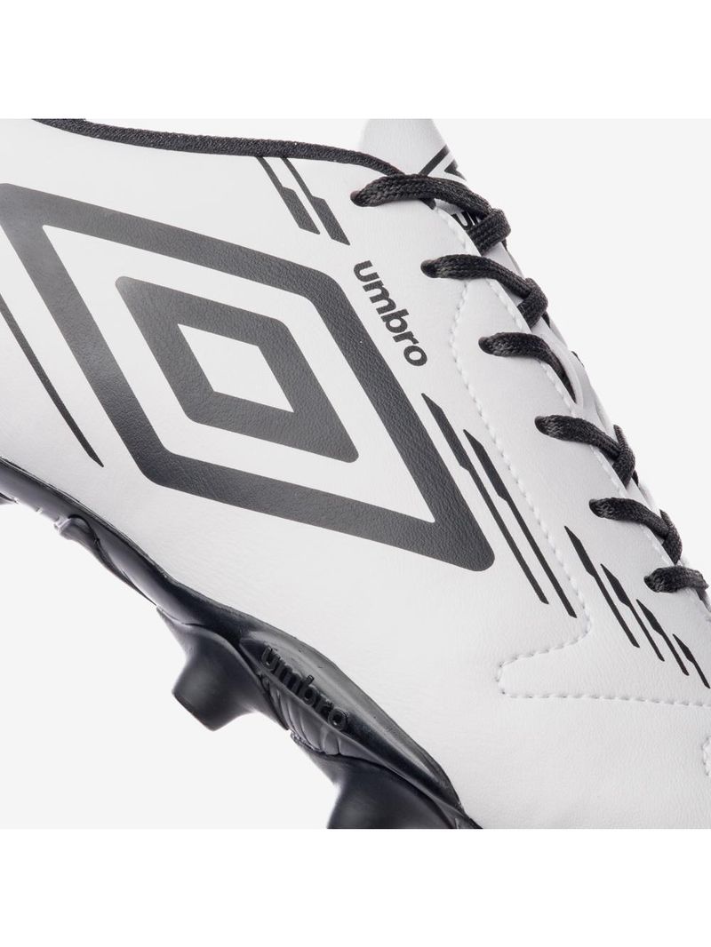 Chuteira campo umbro brave