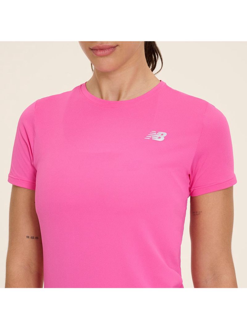 Camiseta new balance sport essentials feminina
