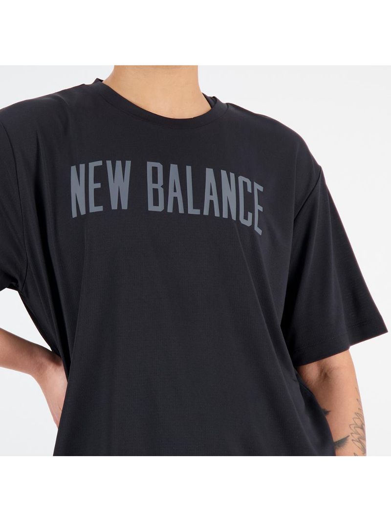 Camiseta new balance relentless print feminina