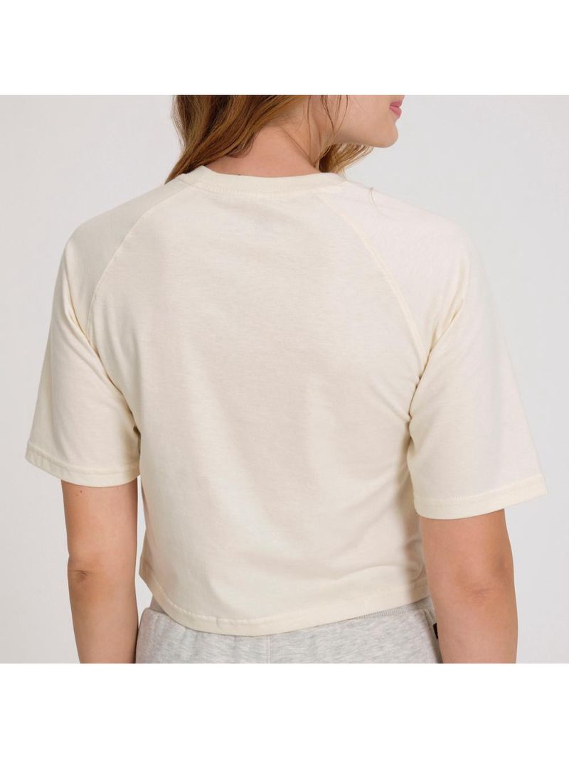 Camiseta new balance cropped essentials feminina