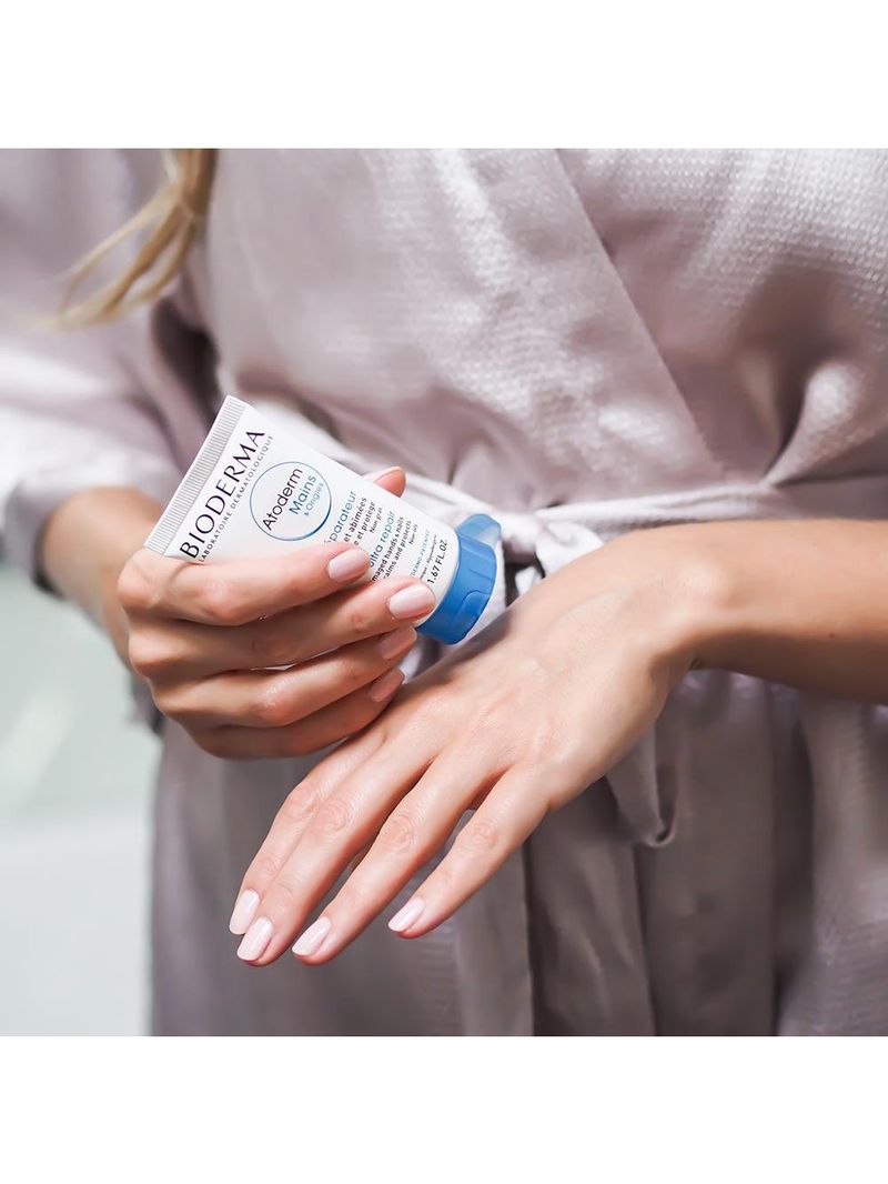 Creme para mãos bioderma atoderm mãos e unhas cuidado reparador calmante