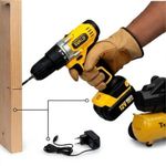 Compressor De Ar 2,5hp 22l 220v Com Parafusadeira 12v Bivolt Com Kit 13 Peças Tekna Evald