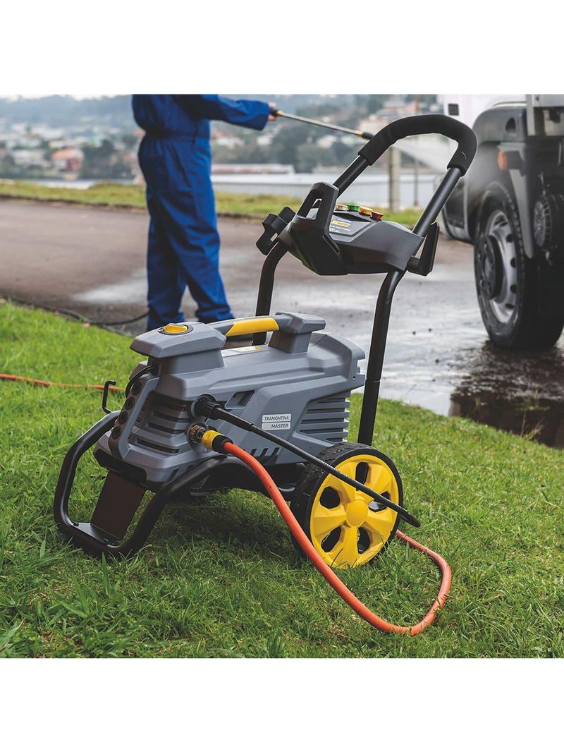 Lavadora de alta pressão tramontina 2100w de potência e 2300 psi, sistema stop total - preta e amarela