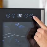 Adega de Vinhos Electrolux ACB08 8 Garrafas 1 Porta Preto Bivolt