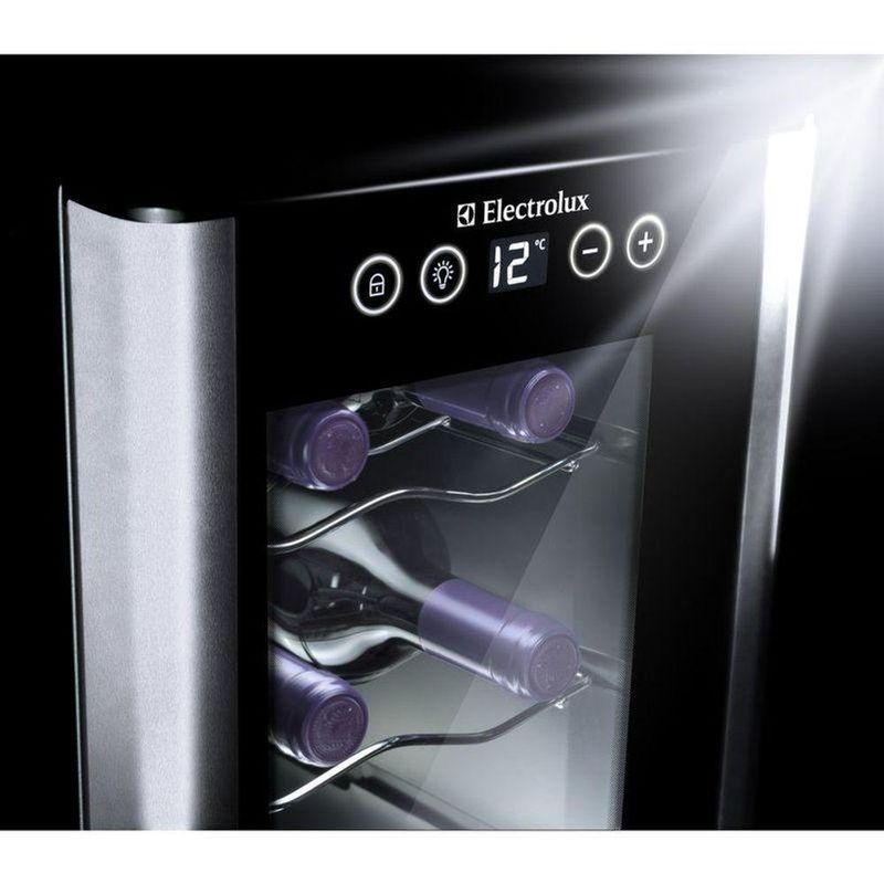 Adega de Vinhos Electrolux ACB08 8 Garrafas 1 Porta Preto Bivolt