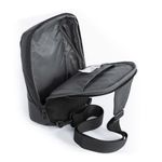 Mochila masculina transversal resistente agua advanced preta