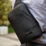 Mochila masculina transversal resistente agua advanced preta