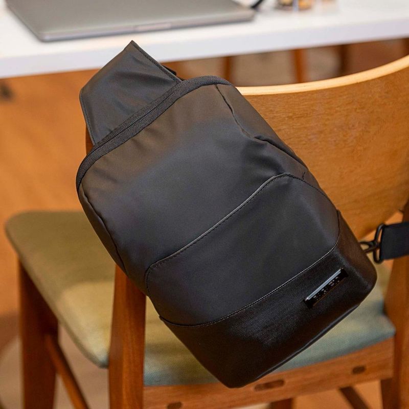 Mochila masculina transversal resistente agua advanced preta