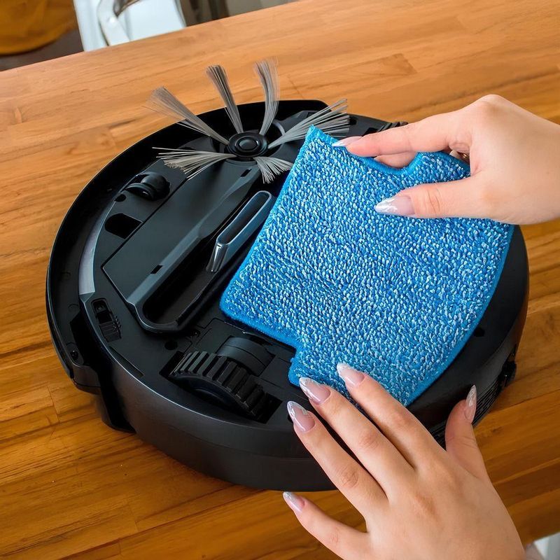 Aspirador Robô Aspira, Passa Pano, Varre WAP W90 Preto Autonomia De Até 1h40 3 Modos De Limpeza Filtro Lavável Bivolt