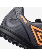 Chuteira society umbro attak iii