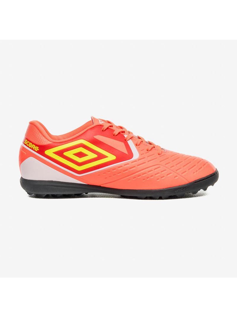 Chuteira society umbro score