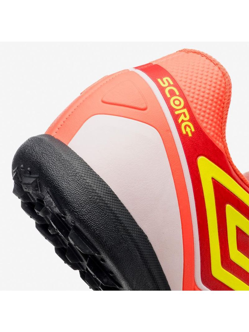 Chuteira society umbro score