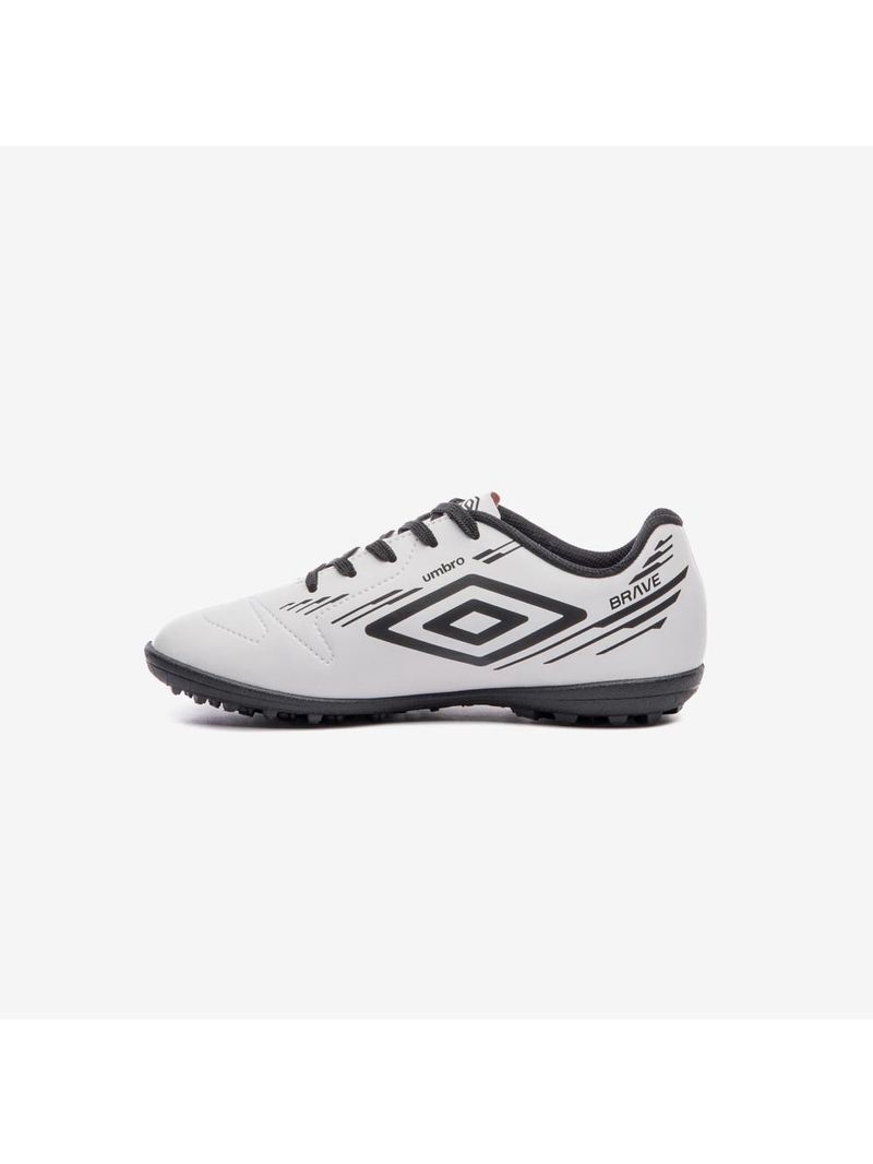 Chuteira society umbro brave jr