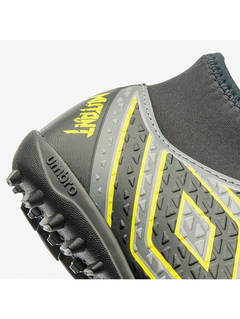 Chuteira society umbro mutant jr