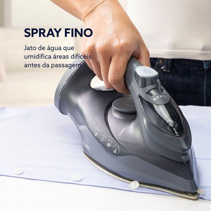 Ferro de Passar a Vapor Oster GCSTAC7002 Base Aeroceramic Preto com Spray e Jato Vertical 220V