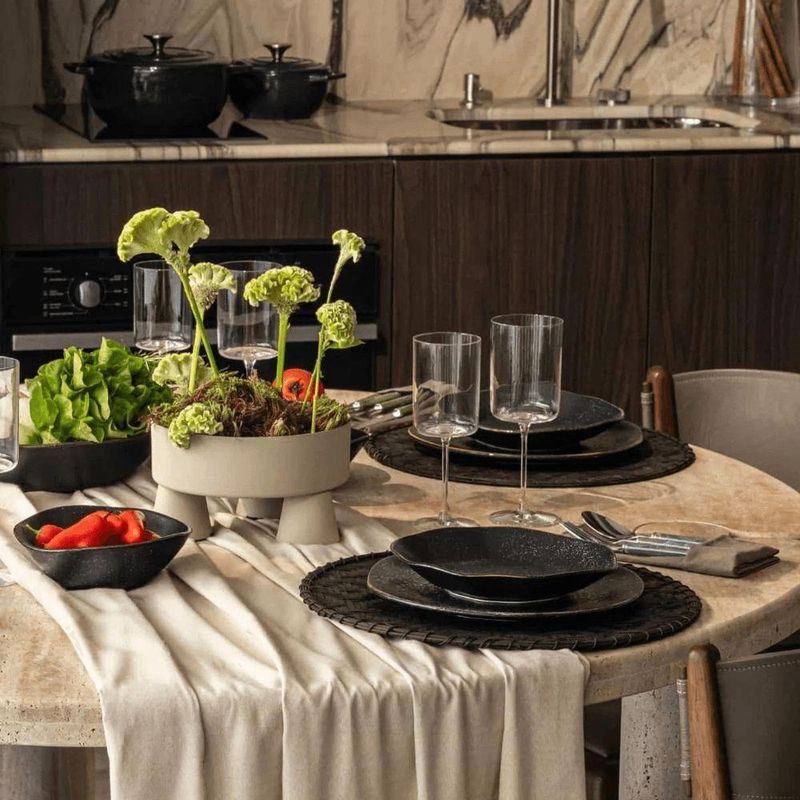 Prato Fundo Ryo Volcano 1 Peça Porcelana Ondulado para Massas Preto