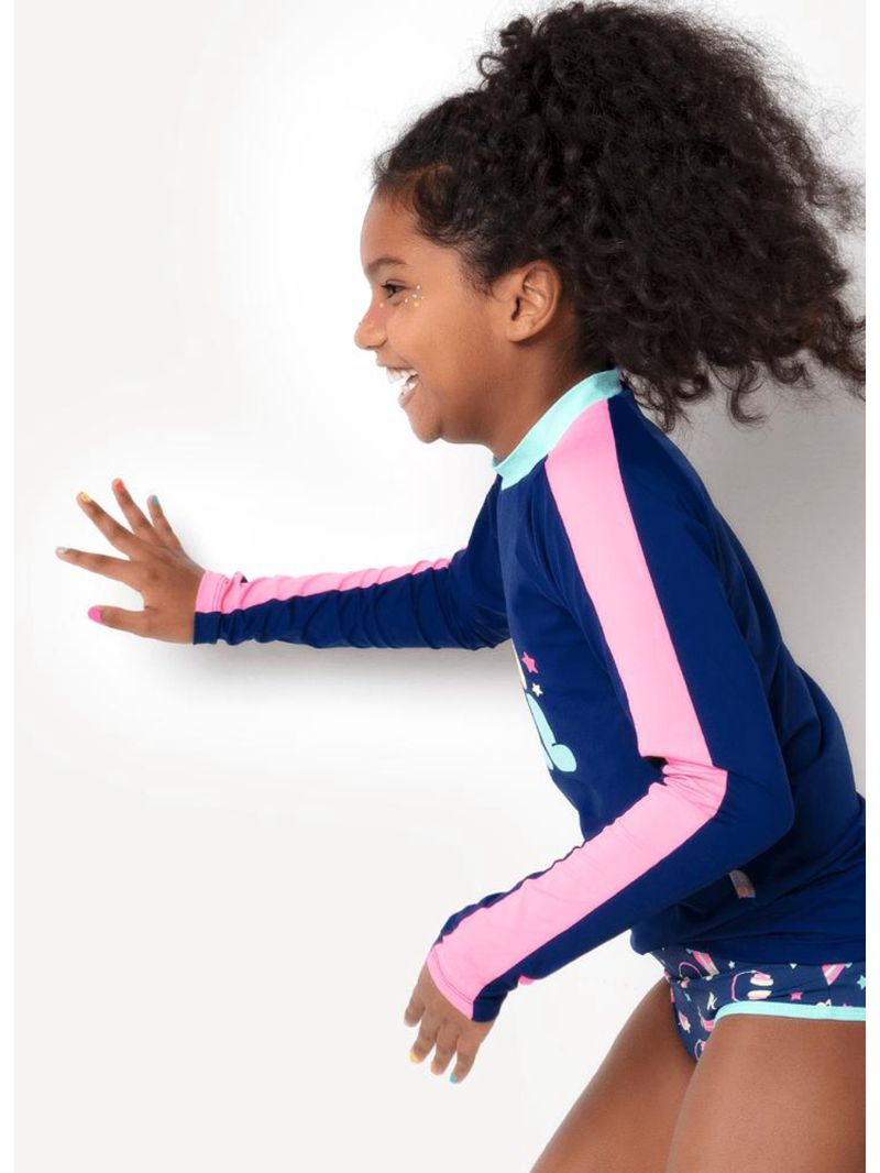 Conjunto camiseta e calcinha com proteção solar menina teen unicórnio skate