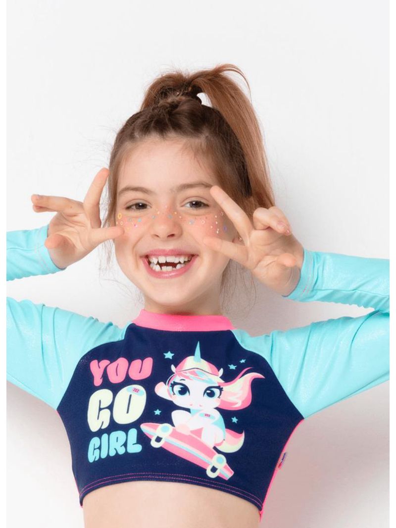 Conjunto cropped e calcinha com proteção solar menina unicórnio skate