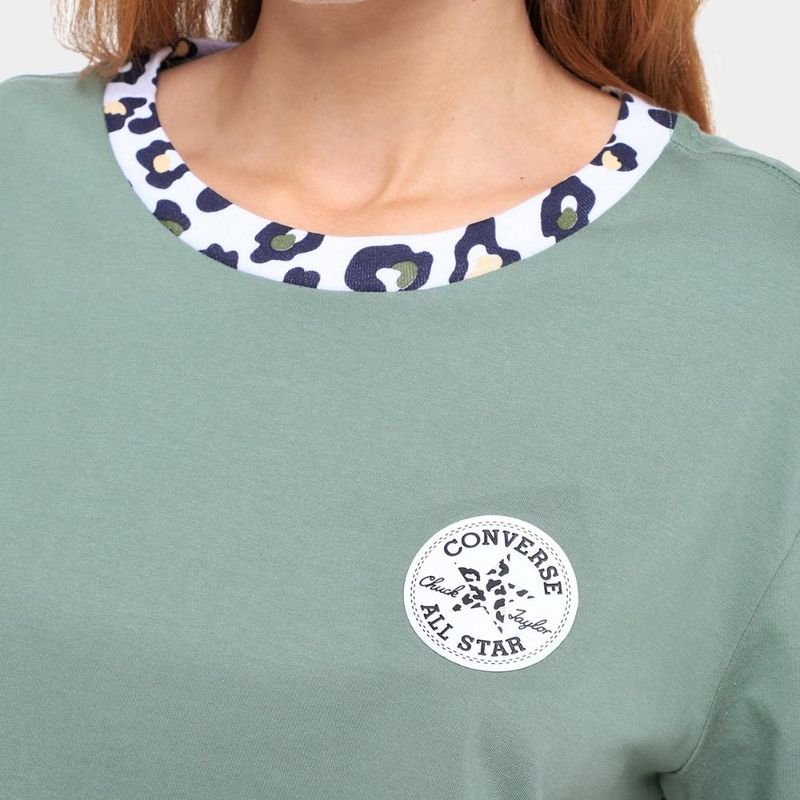 Camiseta converse cropped patch leopard feminina