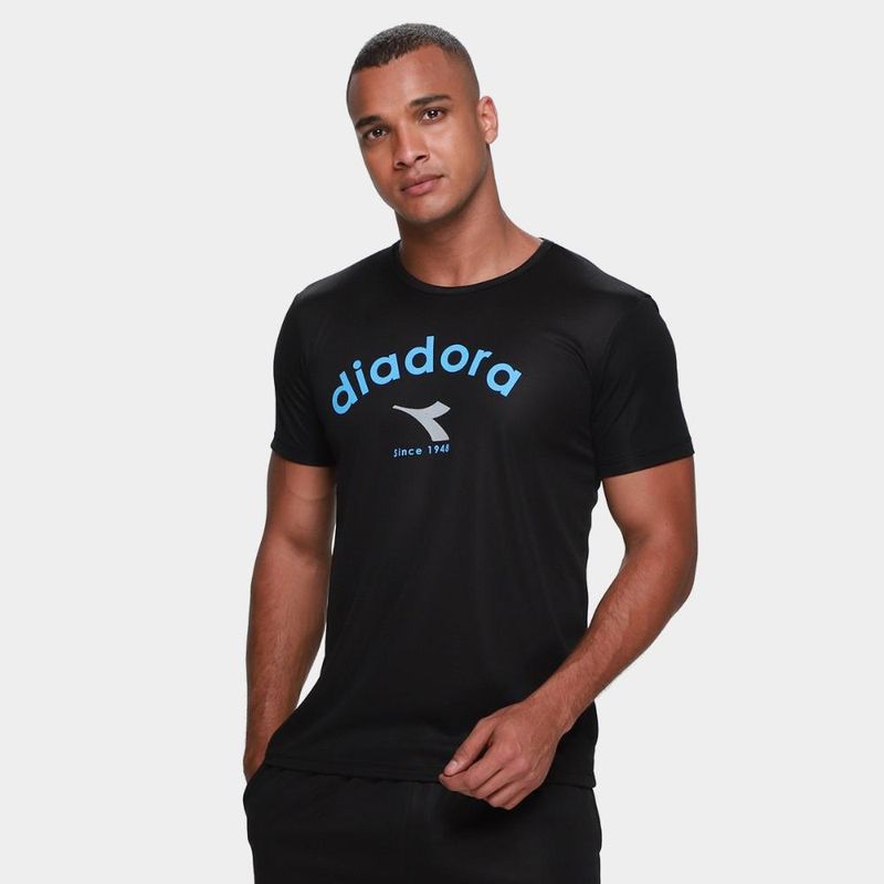Camiseta+shorts diadora masculino