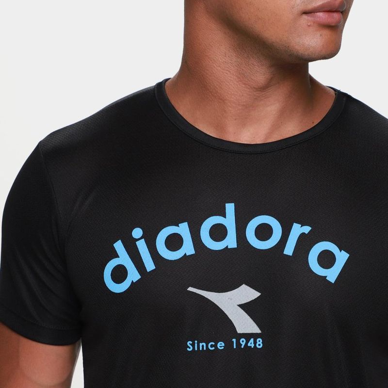 Camiseta+shorts diadora masculino