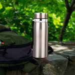 Garrafinha Térmica Aço Inox 800ml água Gelada Quente Com Vedação Academia Trilha Prateado