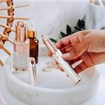 Kit Depilador Caneta Depiladora para Sobrancelhas Branco Flawless Recarregável USB LED