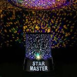 Luminária Abajur Projetor de Teto e Parede Infantil Estrelas Coloridas Preto Yeet