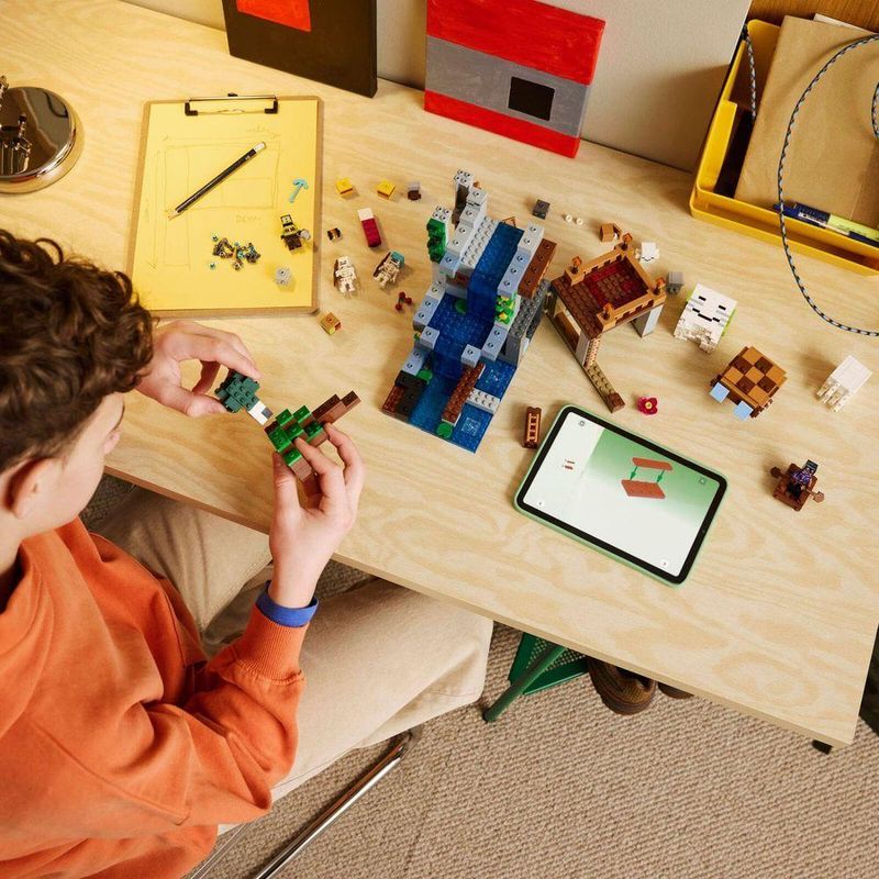 Brinquedo de Construção Lego Estação Ghast com 8 Figuras e Código QR 754 Peças Lego