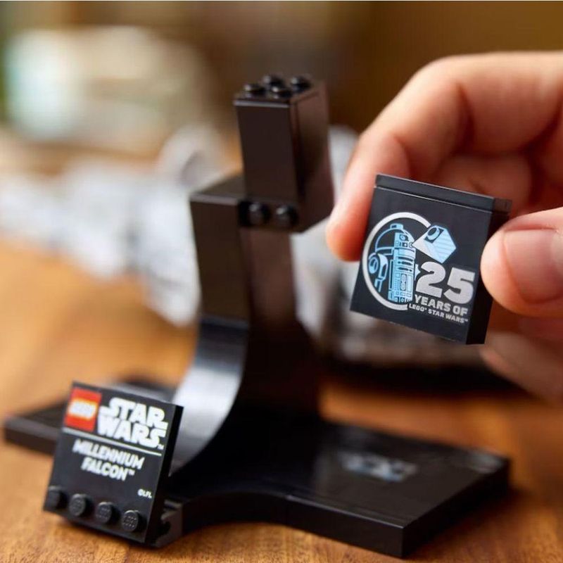 Blocos de Construção e Conjuntos Millennium Falcon 75375 Nave Estelar Colecionável Lego
