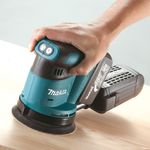 Lixadeira roto orbital bateria 18v 11000 oscilações por minuto adaptável a coletor  dbo180z makita