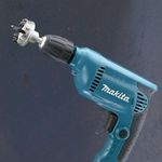 Furadeira 10mm 3/8'' 450w 3400 rpm rotação reversível mandril aperto rápido 6413 220v makita