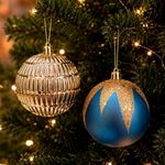 Enfeite Natalino Bolas de Natal Acabamento Azul e Dourado Kit 8 Bolas 8CM